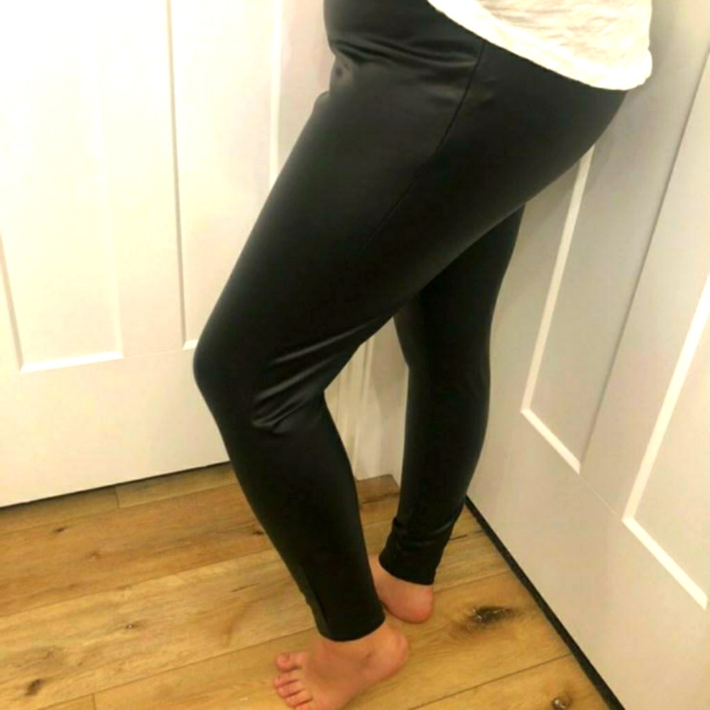 XL Highwaisted Black Faux Leather Pants - Leggings